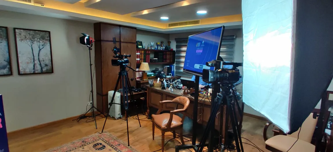 Hybrid conference camera and online setup